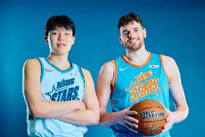 克林根：杨瀚森一赛季每场比赛都在进步 他会保持这个节奏