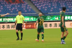 媒体人：打听了一下，李镇全被罚停赛的认定核心还是需要更多证据