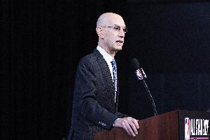 解说：附加赛如此精彩 这么好的产品NBA应该考虑扩大再生产